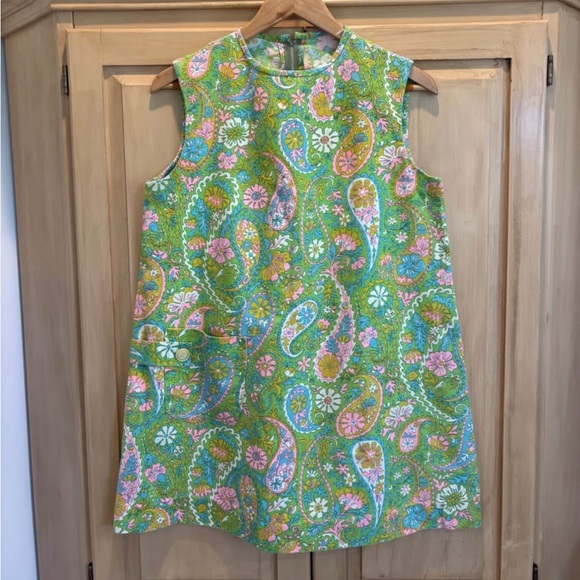 Dresses & Skirts - Green Paisley Floral Shift Dress